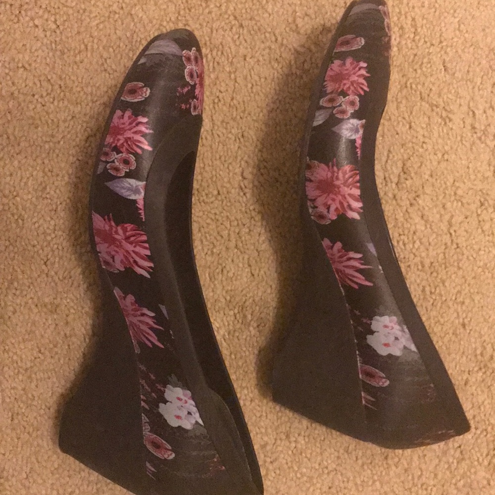 Croc wedges